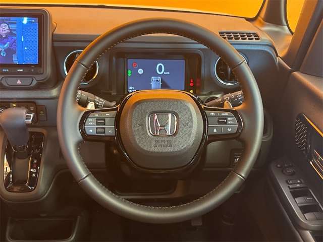 ホンダ Ｎ　ＢＯＸ カスタム ６６０ ターボ ブラック スタイル R8年 () 99