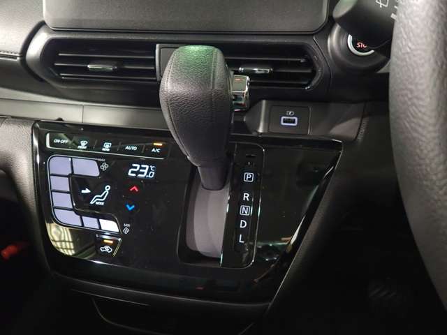 日産 デイズ ６６０ ハイウェイスターＸ R8年 () 99