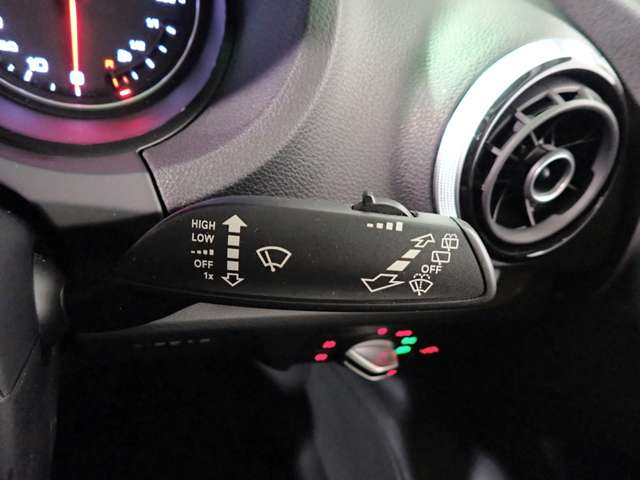 アウディ Ａ３　スポーツバック １．４　ＴＦＳＩ H29年 (近畿) 99