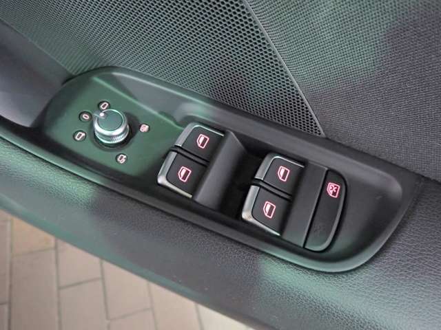 アウディ Ａ３　スポーツバック １．４　ＴＦＳＩ H29年 (近畿) 99