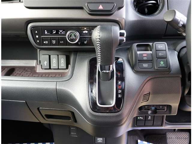 ホンダ Ｎ　ＢＯＸ カスタム ６６０ Ｌ スタイルプラス ブラック R5年 (関東) 99