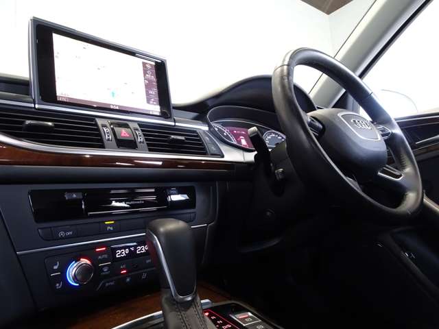アウディ Ａ６　アバント ２．０ ＴＦＳＩ クワトロ ４ＷＤ H28年 () 99