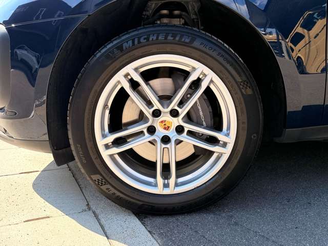 ポルシェ マカン ＰＤＫ ４ＷＤ R5年 () 99