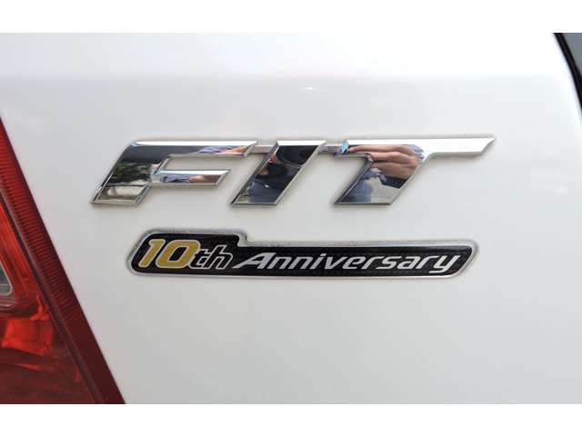 ホンダ フィット １．３ Ｇ １０ＴＨアニバーサリーＩＩ H24年 () 99