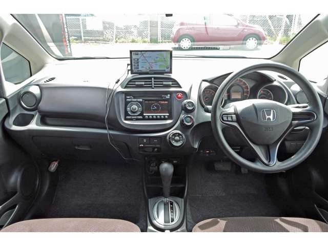 ホンダ フィット １．３ Ｇ １０ＴＨアニバーサリーＩＩ H24年 () 99
