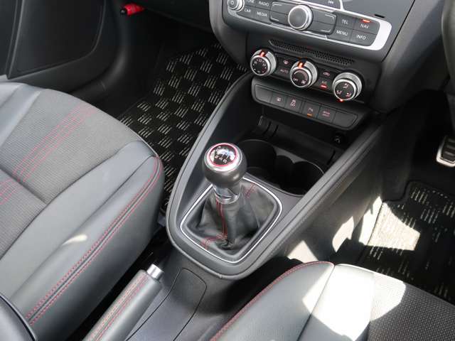 アウディ Ｓ１ ２．０ ４ＷＤ H27年 (関東) 99