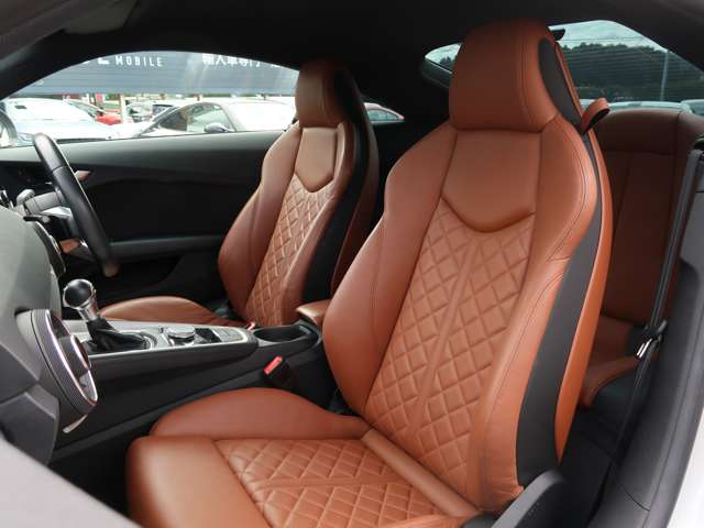 アウディ ＴＴ クーペ　４０　ＴＦＳＩ R1年 (関東) 99