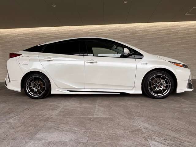 トヨタ プリウスＰＨＶ １．８ Ａ プレミアム R2年 (中国) 99