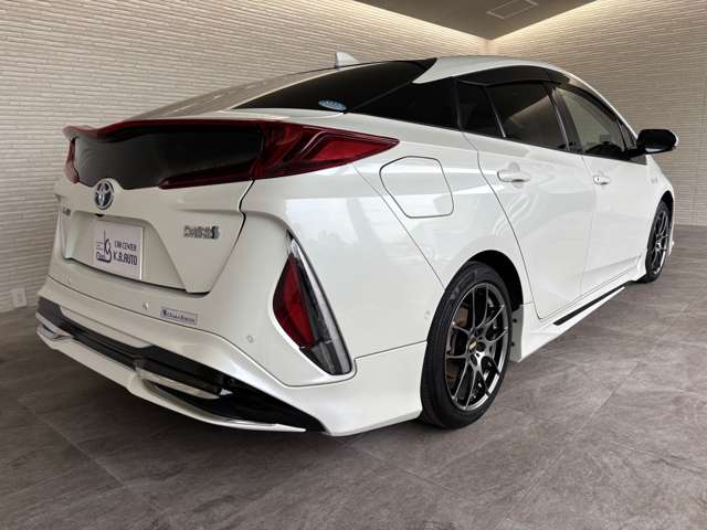 トヨタ プリウスＰＨＶ １．８ Ａ プレミアム R2年 (中国) 99