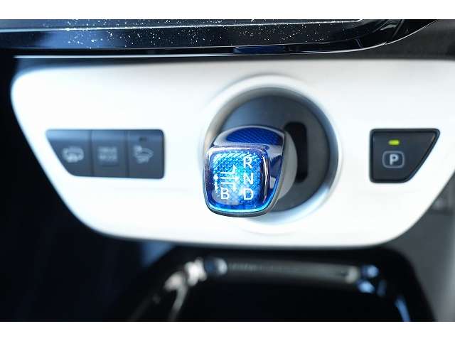 トヨタ プリウスＰＨＶ １．８ Ａ H29年 (関東) 99