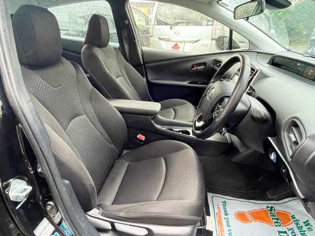 トヨタ プリウス １．８ Ｓ R1年 (東海) 99