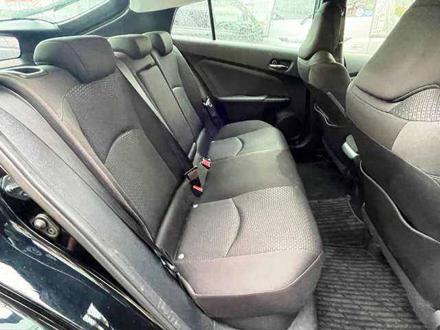 トヨタ プリウス １．８ Ｓ R1年 (東海) 99