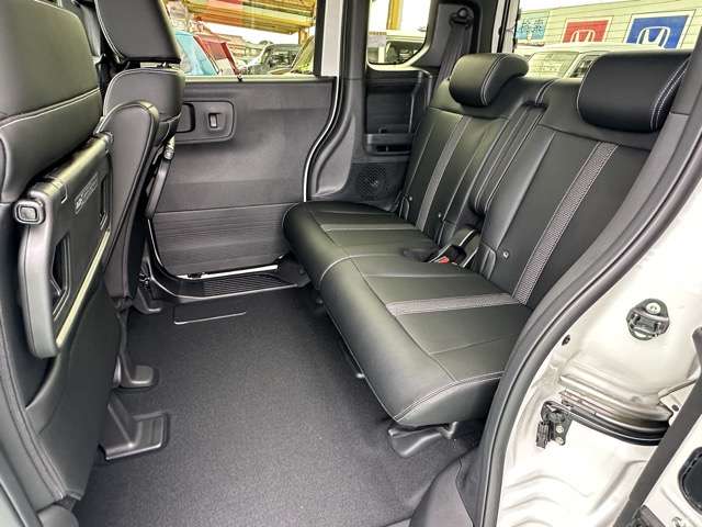 ホンダ Ｎ　ＢＯＸ カスタム ６６０ ターボ コーディネートスタイル ２トーン R8年 (東海) 99