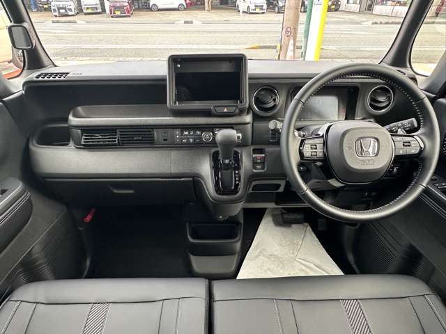 ホンダ Ｎ　ＢＯＸ カスタム ６６０ ターボ コーディネートスタイル ２トーン R8年 (東海) 99