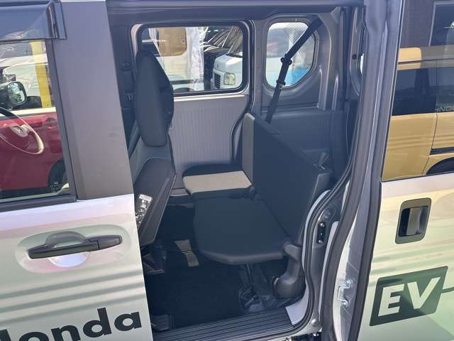 ホンダ Ｎ−ＶＡＮ　ｅ： ｅ：Ｌ４ R7年 (東海) 99
