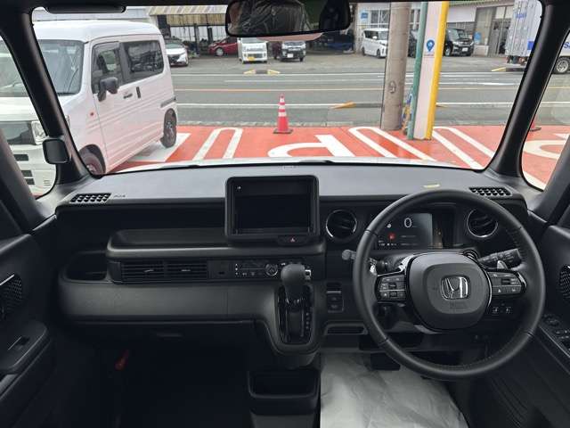 ホンダ Ｎ　ＢＯＸ カスタム ６６０ ターボ ブラック スタイル R8年 (東海) 99