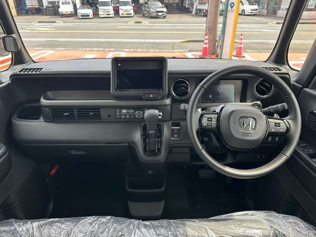ホンダ Ｎ　ＢＯＸ カスタム ６６０ ターボ ブラック スタイル R8年 (東海) 99
