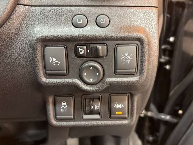 日産 ノート １．２ Ｅ－ＰＯＷＥＲ Ｘ H30年 () 99