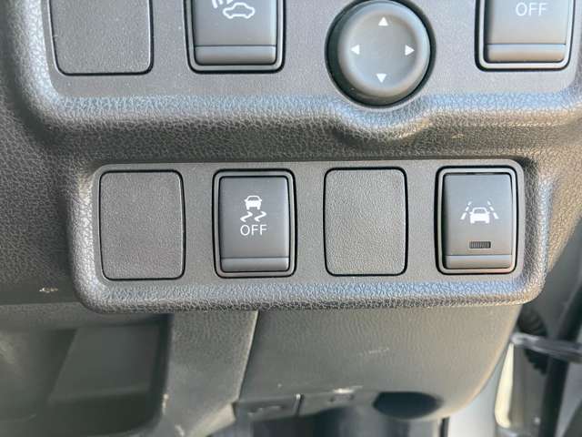 日産 ノート １．２ Ｅ－ＰＯＷＥＲ メダリスト R3年 () 99