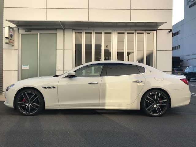 マセラティ クワトロポルテ グランルッソ R1年 (近畿) 99