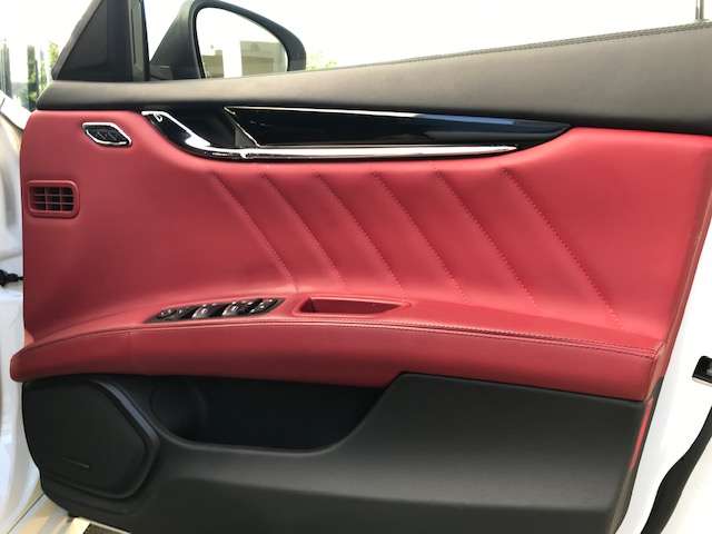 マセラティ クワトロポルテ グランルッソ R1年 (近畿) 99