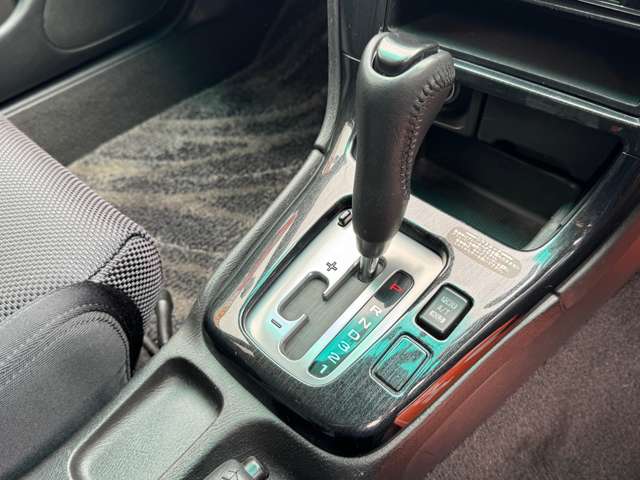 スバル レガシィツーリングワゴン ２．０ ＧＴ－Ｂリミテッド ４ＷＤ H14年 (近畿) 99