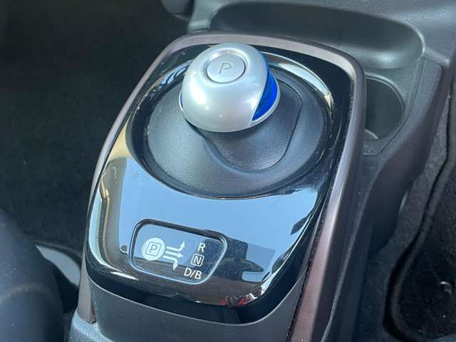 日産 ノート １．２ Ｅ－ＰＯＷＥＲ メダリスト R3年 () 99