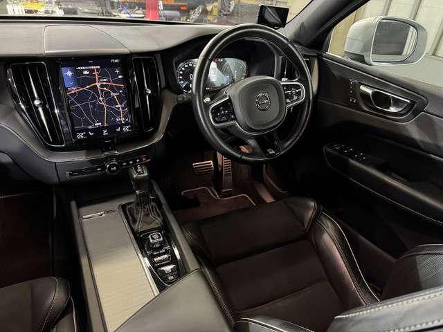 ボルボ ＸＣ６０ Ｄ４ ＡＷＤ Ｒデザイン ディーゼルターボ ４ＷＤ H30年 () 99