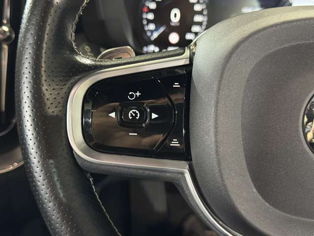 ボルボ ＸＣ６０ Ｄ４ ＡＷＤ Ｒデザイン ディーゼルターボ ４ＷＤ H30年 () 99