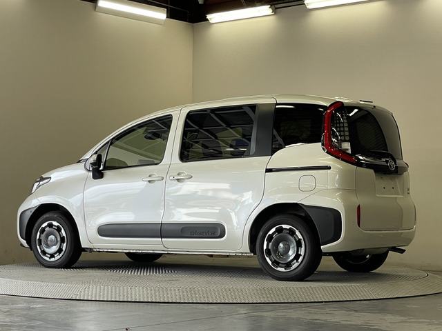 トヨタ シエンタ　ハイブリッド ハイブリッド １．５ Ｚ Ｅ－ＦＯＵＲ ４ＷＤ R6年 () 99