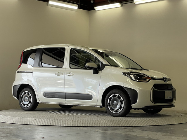 トヨタ シエンタ　ハイブリッド ハイブリッド １．５ Ｚ Ｅ－ＦＯＵＲ ４ＷＤ R6年 () 99