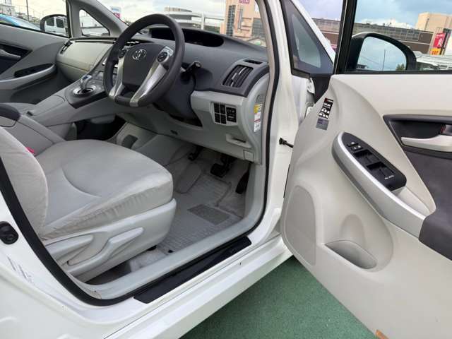 トヨタ プリウス １．８ Ｓ H22年 (近畿) 99