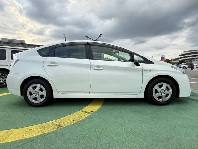 トヨタ プリウス １．８ Ｓ H22年 (近畿) 99