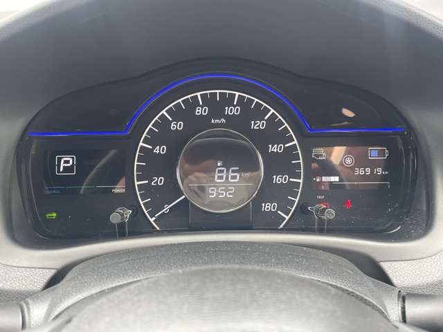 日産 ノート １．２ Ｅ－ＰＯＷＥＲ メダリスト ブラックアロー R2年 () 99