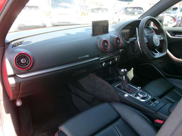 アウディ ＲＳ３　スポーツバック ２．５ ４ＷＤ H30年 () 99