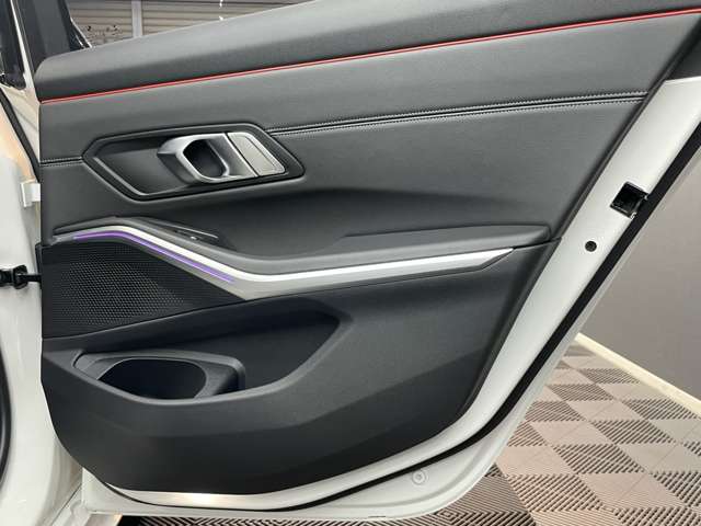 ＢＭＷ ３シリーズ ３２０Ｄ Ｘドライブ Ｍスポーツ ディーゼルターボ ４ＷＤ R2年 () 99