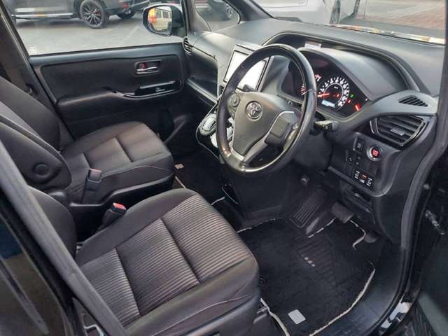 トヨタ ヴォクシー ２．０ ＺＳ 煌ＩＩ R1年 (九州・沖縄) 99