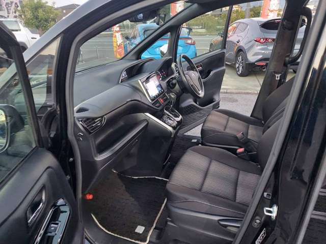 トヨタ ヴォクシー ２．０ ＺＳ 煌ＩＩ R1年 (九州・沖縄) 99