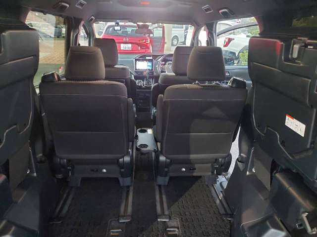 トヨタ ヴォクシー ２．０ ＺＳ 煌ＩＩ R1年 (九州・沖縄) 99