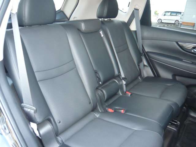 日産 エクストレイル ２．０ ２０ＸＩ ２列車 ４ＷＤ H30年 (関東) 99