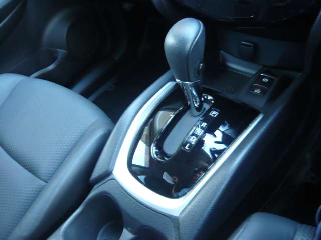日産 エクストレイル ２．０ ２０ＸＩ ２列車 ４ＷＤ H30年 (関東) 99