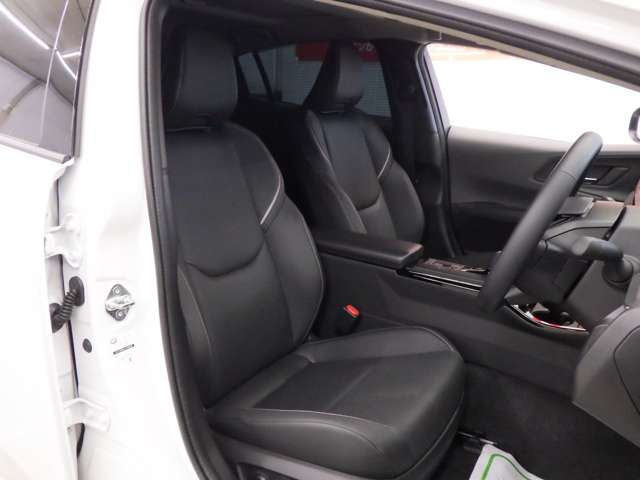 トヨタ プリウス ２．０ Ｚ Ｅ－ＦＯＵＲ ４ＷＤ R8年 () 99