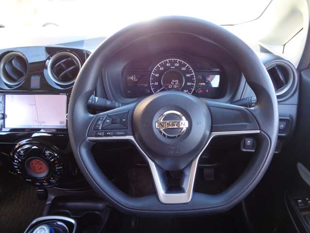日産 ノート １．２ Ｅ－ＰＯＷＥＲ Ｘ H28年 (関東) 99