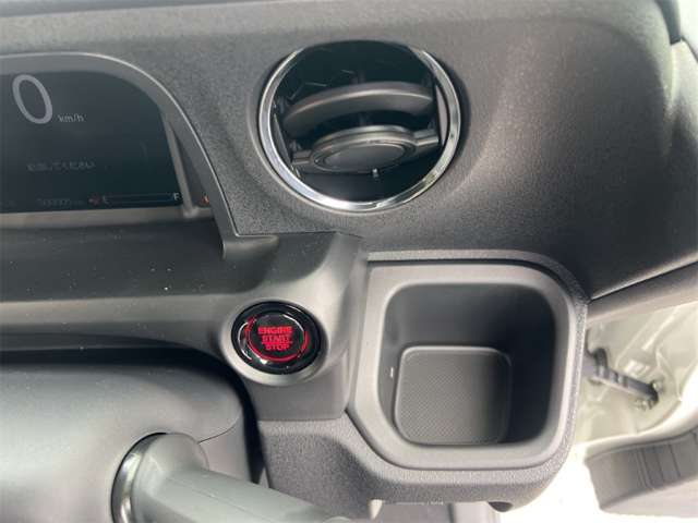 ホンダ Ｎ　ＢＯＸ カスタム ６６０ R8年 () 99