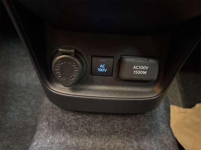 トヨタ シエンタ　ハイブリッド ハイブリッド １．５ Ｇ R8年 () 99