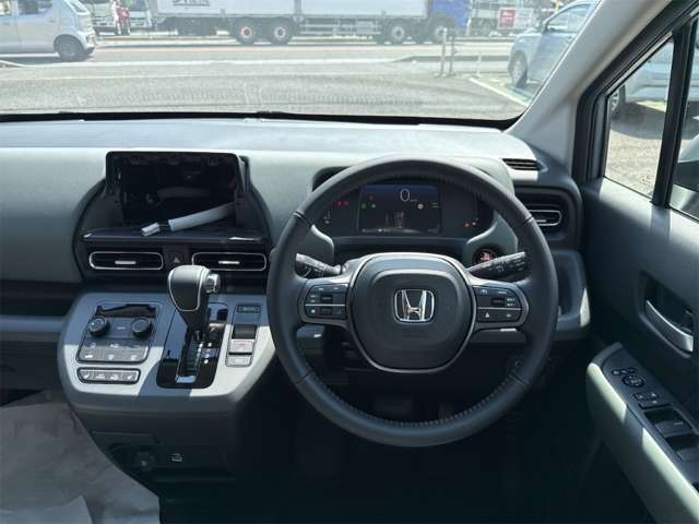 ホンダ フリード　ハイブリッド １．５ Ｅ：ＨＥＶ クロスター R8年 () 99