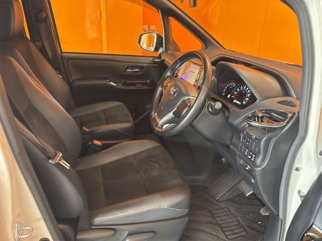 トヨタ ヴォクシー ２．０ ＺＳ 煌ＩＩＩ R3年 () 99