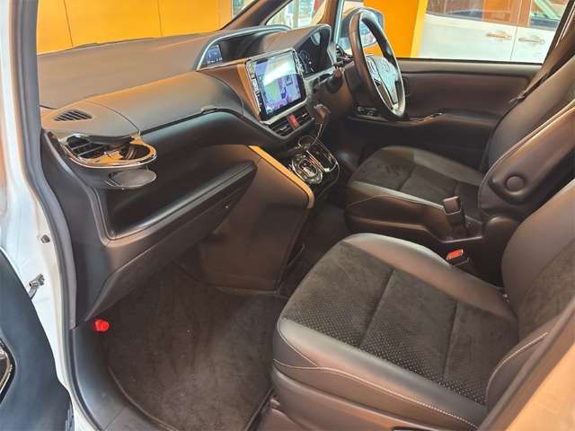 トヨタ ヴォクシー ２．０ ＺＳ 煌ＩＩＩ R3年 () 99