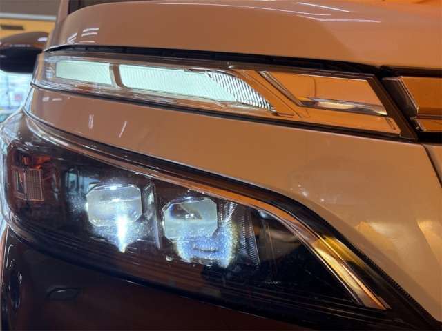 トヨタ ヴォクシー ２．０ ＺＳ 煌ＩＩＩ R3年 () 99