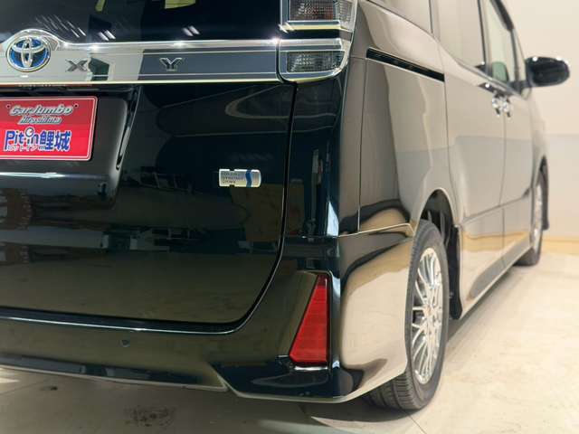 トヨタ ヴォクシー １．８ ハイブリッド ＺＳ 煌ＩＩＩ R3年 (中国) 99